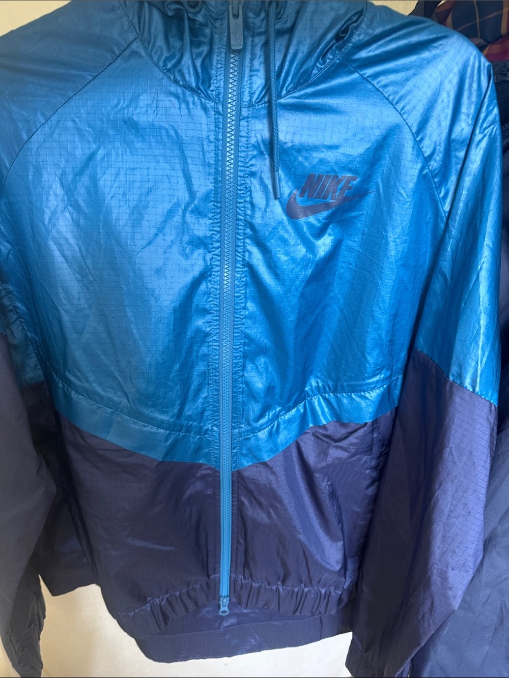 Nike Men’s Teal and Navy Colorblock Windbreaker Jacket